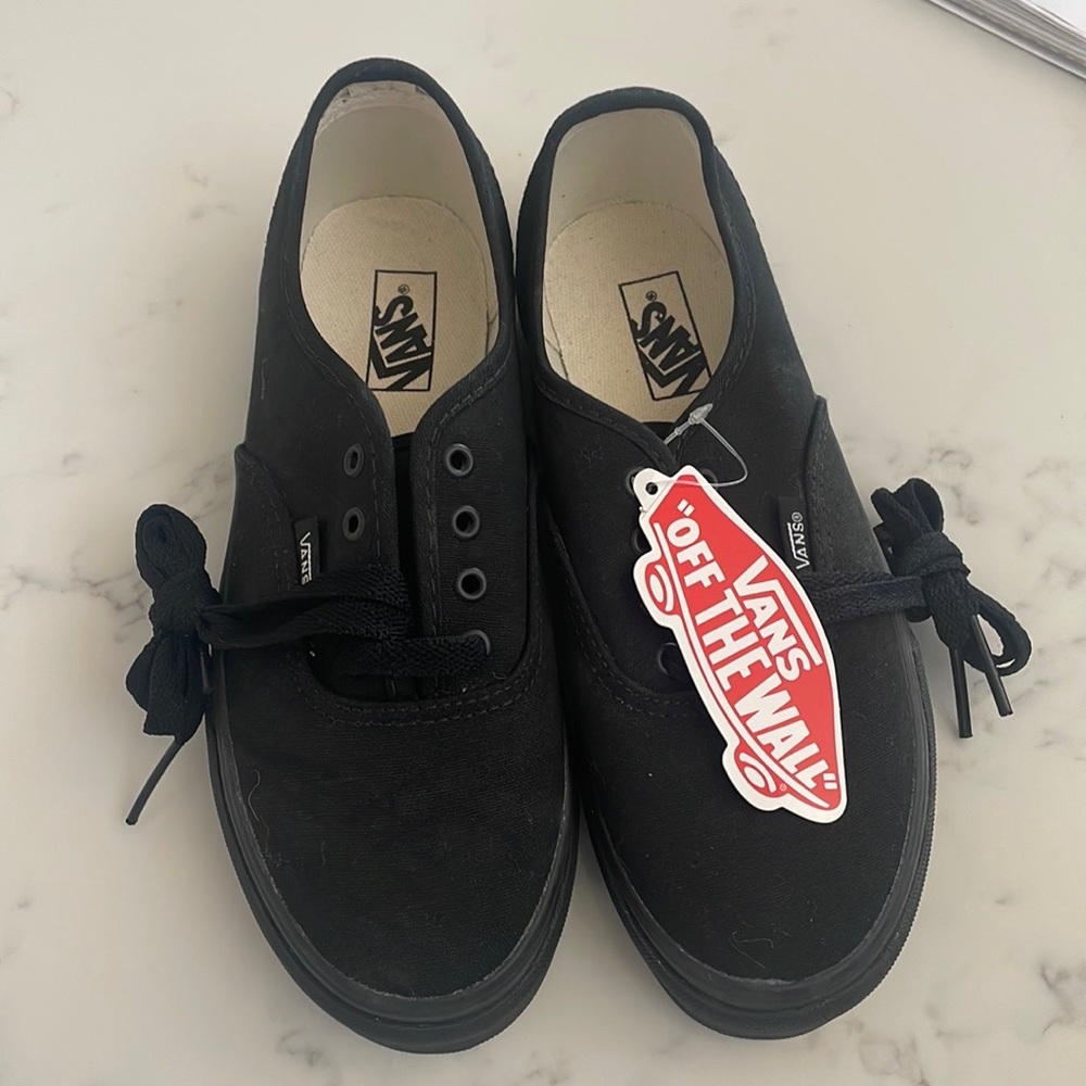 Vans lace shoes